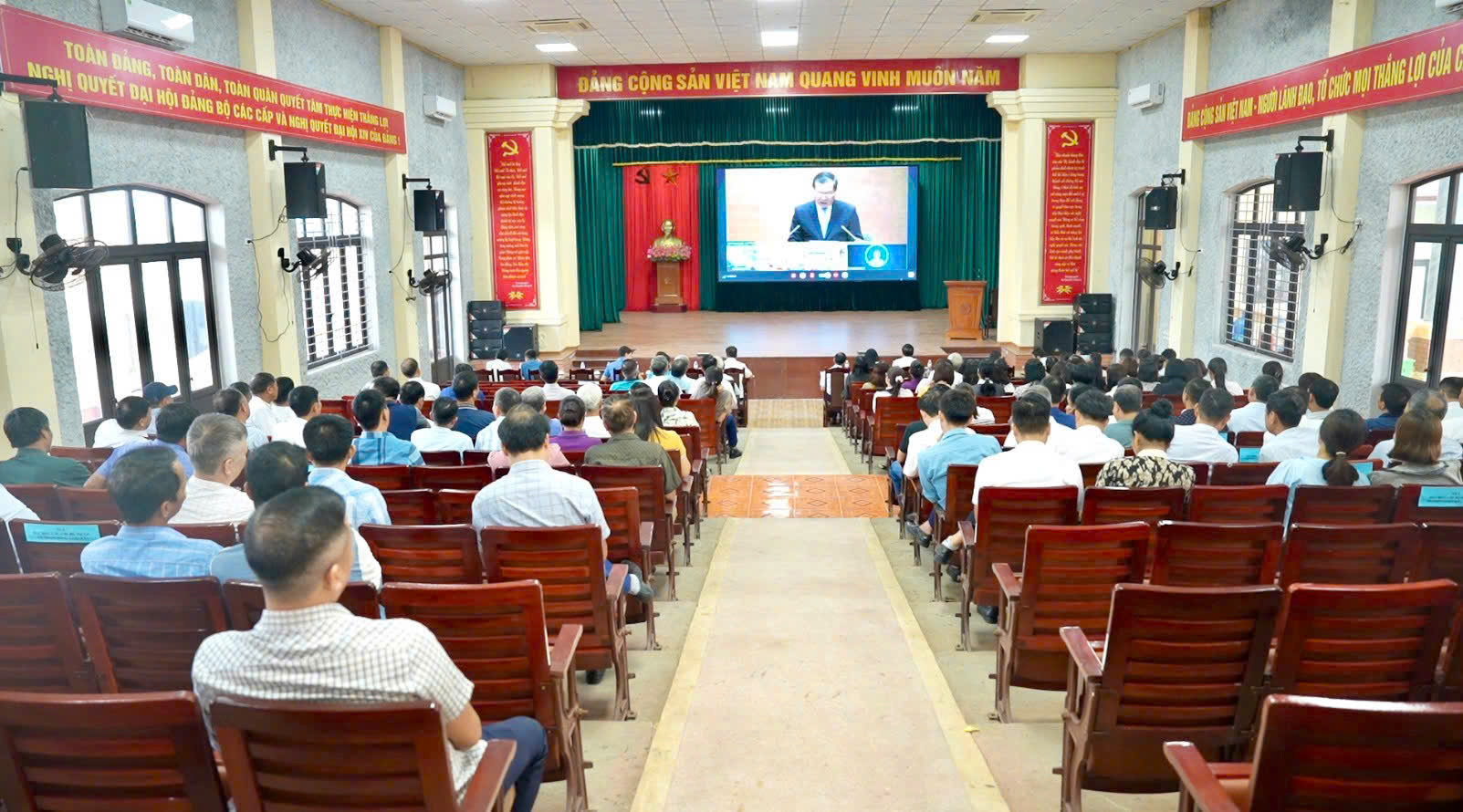HỘI NGHỊ TOÀN QUỐC QUÁN TRIỆT, TRIỂN KHAI 4 NGHỊ QUYẾT QUAN TRỌNG CỦA BỘ CHÍNH TRỊ