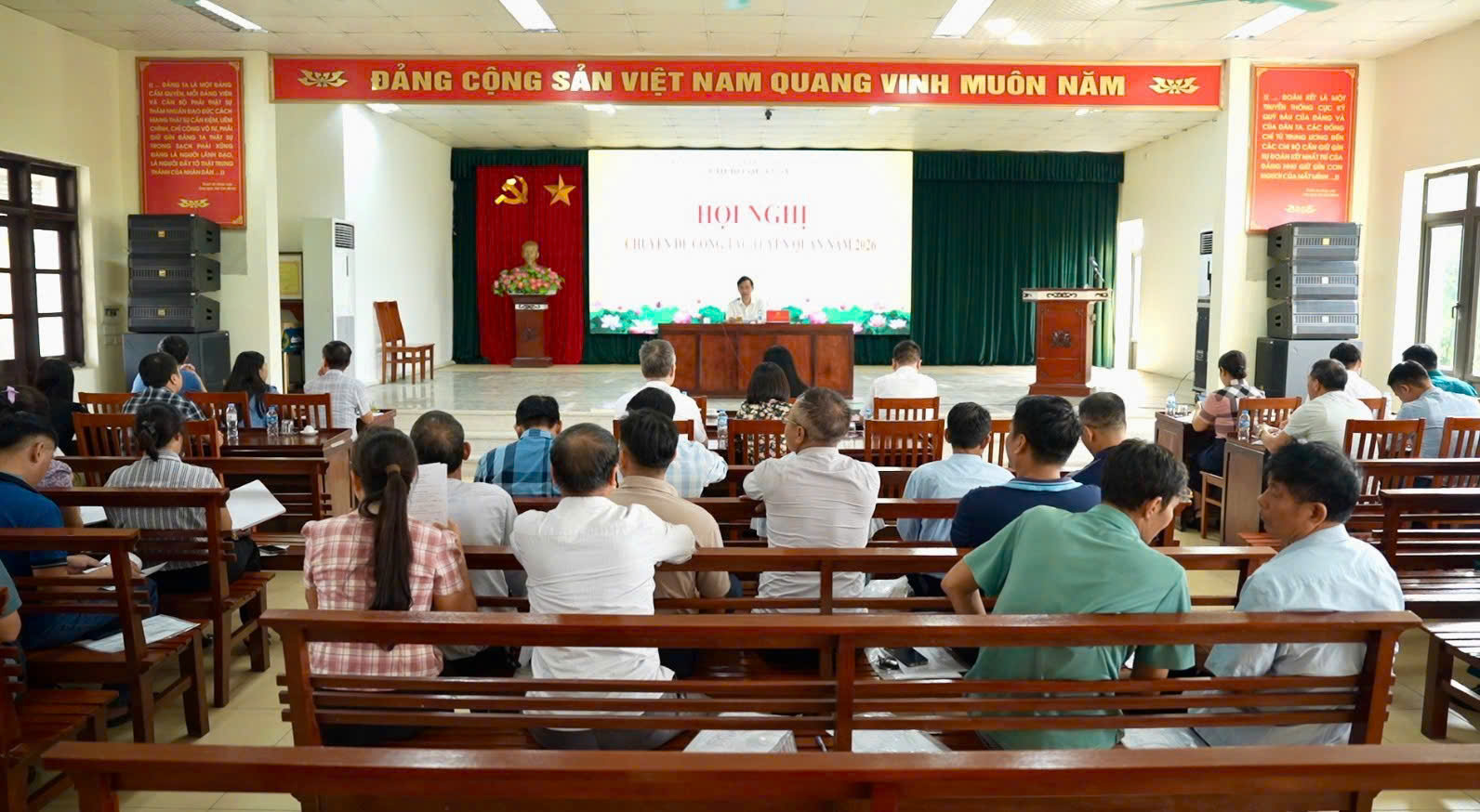 BAN CHẤP HÀNH ĐẢNG BỘ XÃ TRIỆU VIỆT VƯƠNG KHÓA I TỔ CHỨC HỘI NGHỊ LẦN THỨ 5