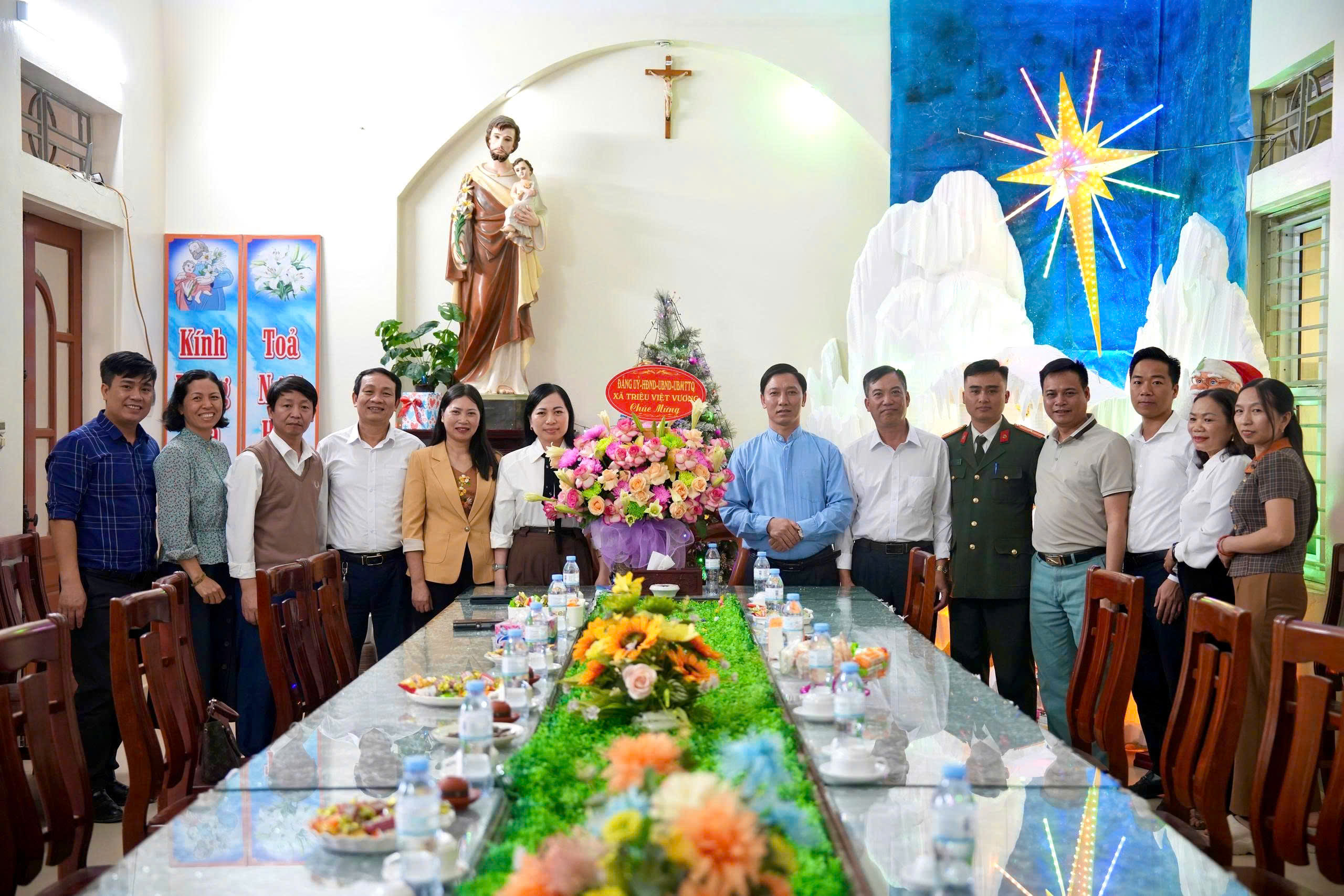 ĐẢNG ỦY - HĐND - UBND - UB MTTQ XÃ CHÚC MỪNG CÁC CHỨC SẮC VÀ ĐỒNG BÀO CÔNG GIÁO NHÂN DỊP LỄ GIÁNG SINH NĂM 2025