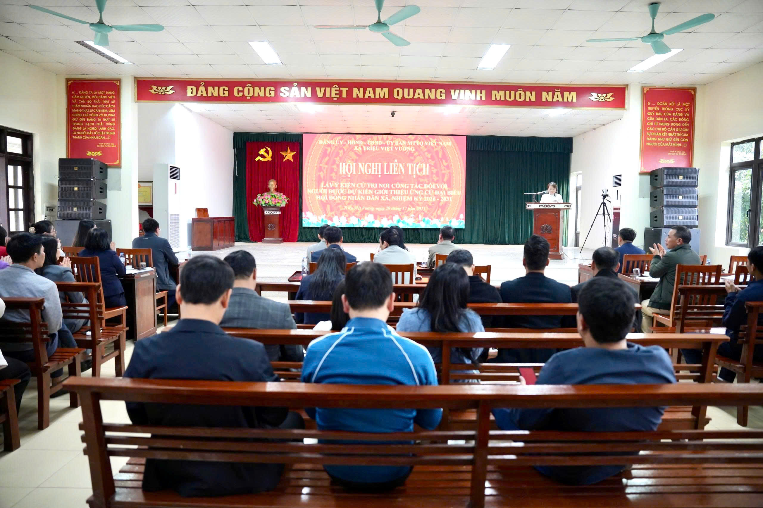 HỘI NGHỊ LIÊN TỊCH LẤY Ý KIẾN CỦA CỬ TRI NƠI CÔNG TÁC ĐỐI VỚI NGƯỜI ĐƯỢC DỰ KIẾN GIỚI THIỆU ỨNG CỬ ĐẠI BIỂU HỘI ĐỒNG NHÂN DÂN XÃ TRIỆU VIỆT VƯƠNG, NHIỆM KỲ 2026 - 2031
