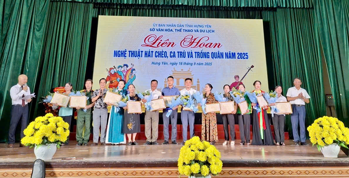 XÃ TRIỆU VIỆT VƯƠNG: ĐOẠT GIẢI BA TOÀN ĐOÀN VÀ 2 GIẢI CAO TẠI LIÊN HOAN HÁT CHÈO, CA TRÙ, TRỐNG QUÂN TỈNH HƯNG YÊN