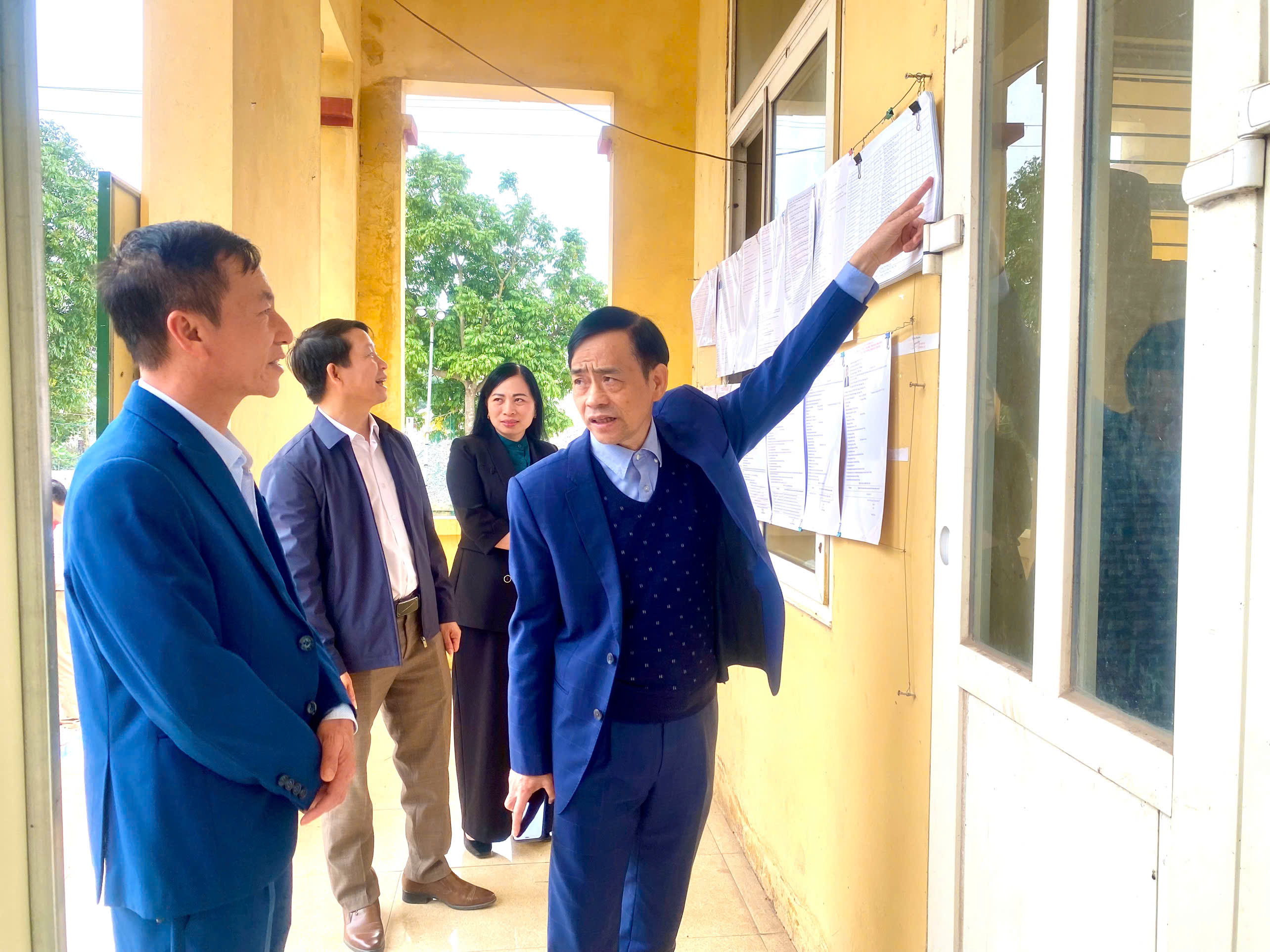 BAN CHỈ ĐẠO BẦU CỬ XÃ TRIỆU VIỆT VƯƠNG KIỂM TRA CÔNG TÁC CHUẨN BỊ BẦU CỬ