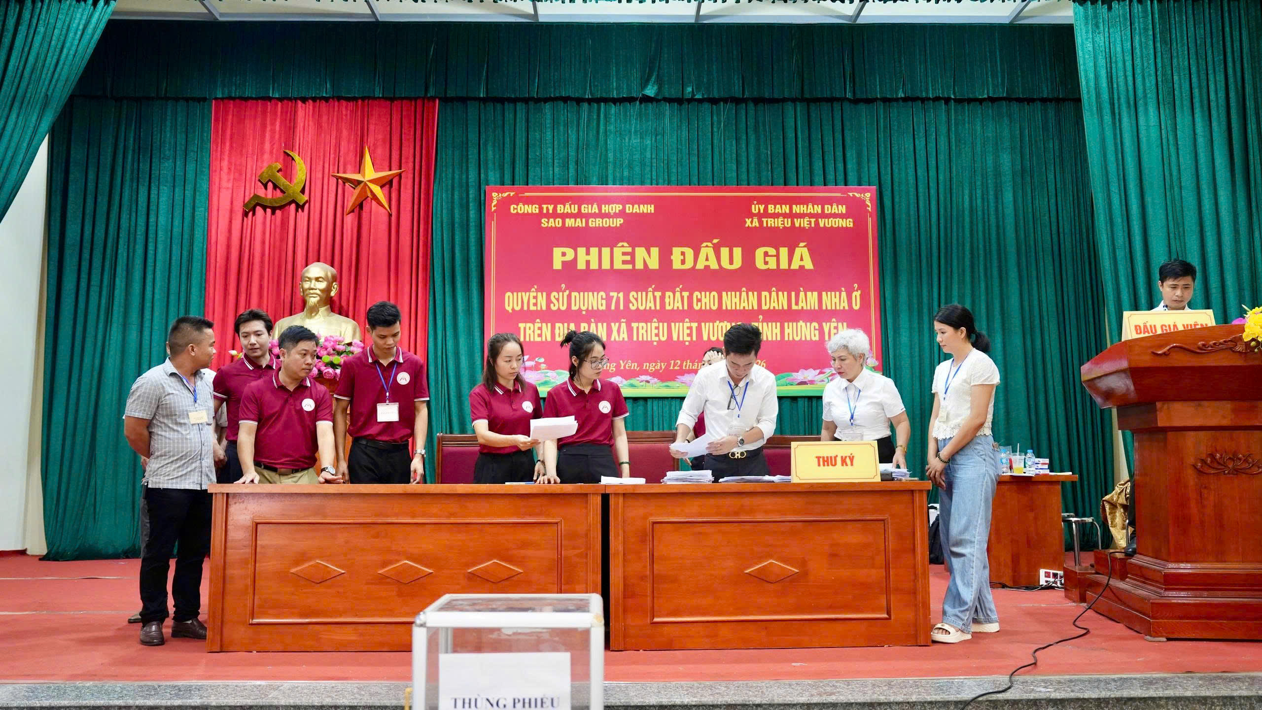 XÃ TRIỆU VIỆT VƯƠNG TỔ CHỨC ĐẤU GIÁ 71 SUẤT ĐẤT CHO NHÂN DÂN LÀM NHÀ Ở