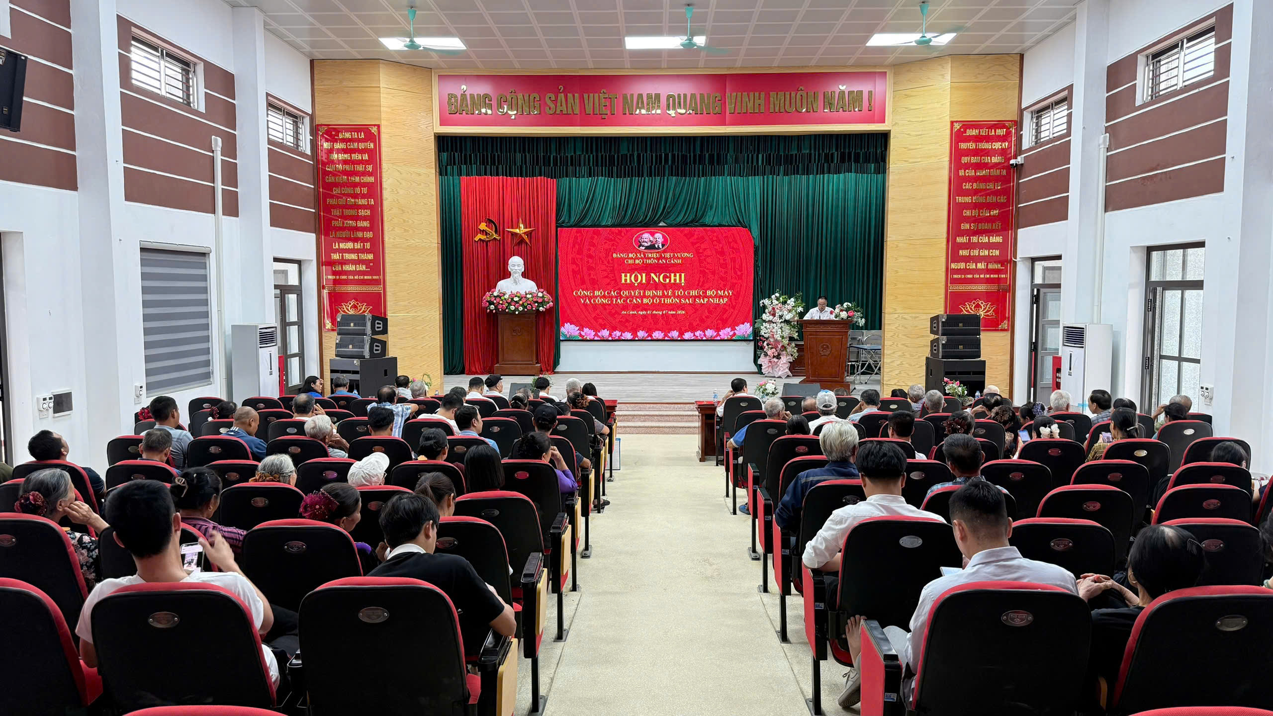 CÁC THÔN BÌNH AN, ÔNG ĐÌNH, BÃI SẬY 2, HÀM TỬ VÀ AN CẢNH ĐỒNG LOẠT CÔNG BỐ CÁC QUYẾT ĐỊNH VỀ TỔ CHỨC BỘ MÁY VÀ CÔNG TÁC NHÂN SỰ SAU SẮP XẾP
