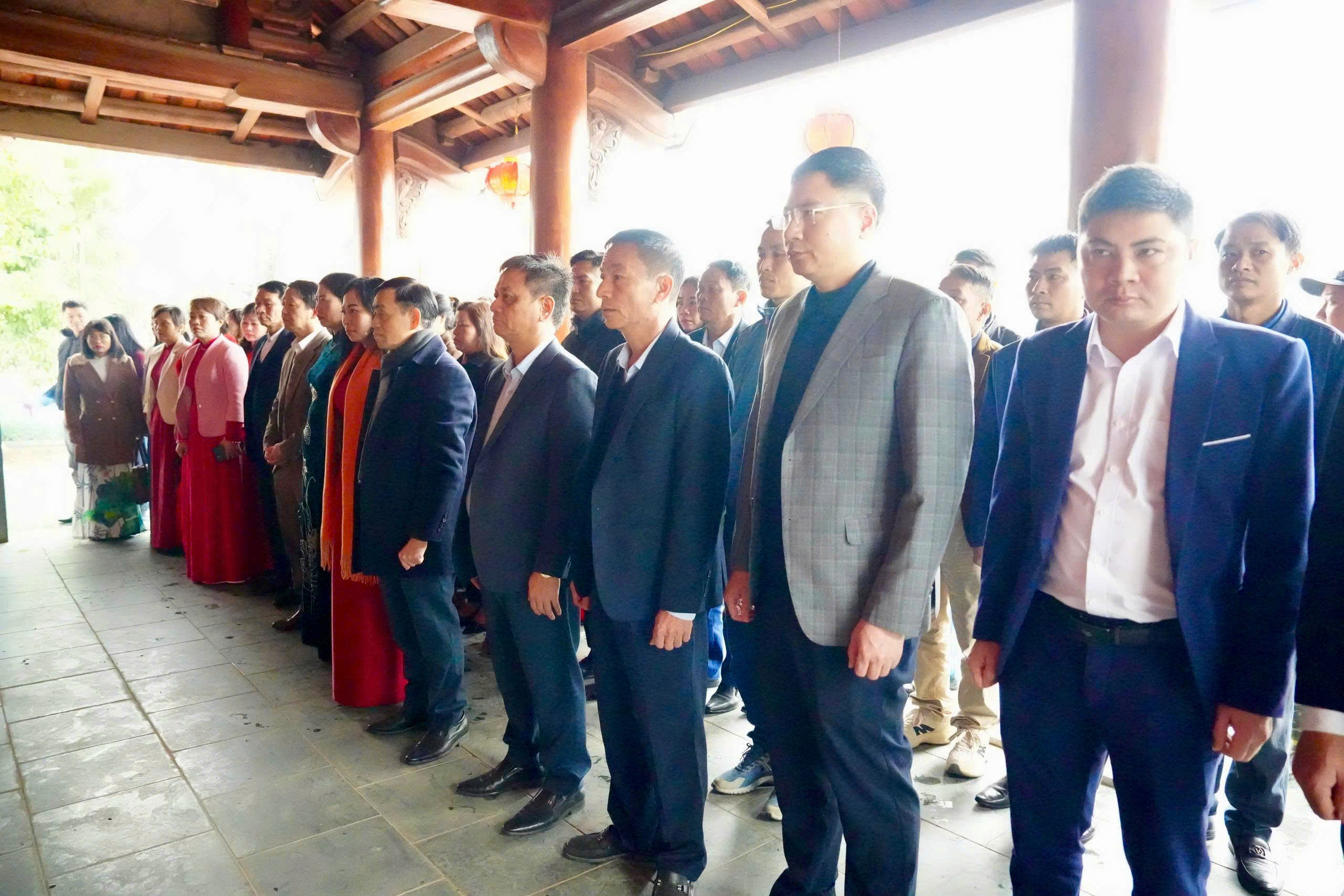 XÃ TRIỆU VIỆT VƯƠNG TỔ CHỨC DÂNG HƯƠNG TẠI ĐỀN THỜ ĐỨC VUA TRIỆU VIỆT VƯƠNG VÀ ĐỀN HÓA DẠ TRẠCH