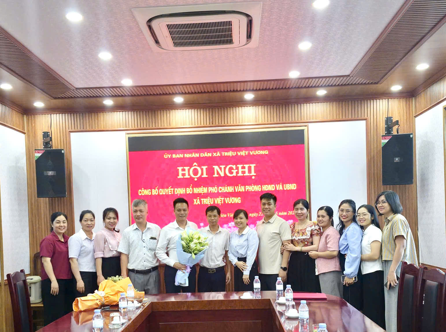 XÃ TRIỆU VIỆT VƯƠNG CÔNG BỐ QUYẾT ĐỊNH BỔ NHIỆM PHÓ CHÁNH VĂN PHÒNG HĐND VÀ UBND XÃ