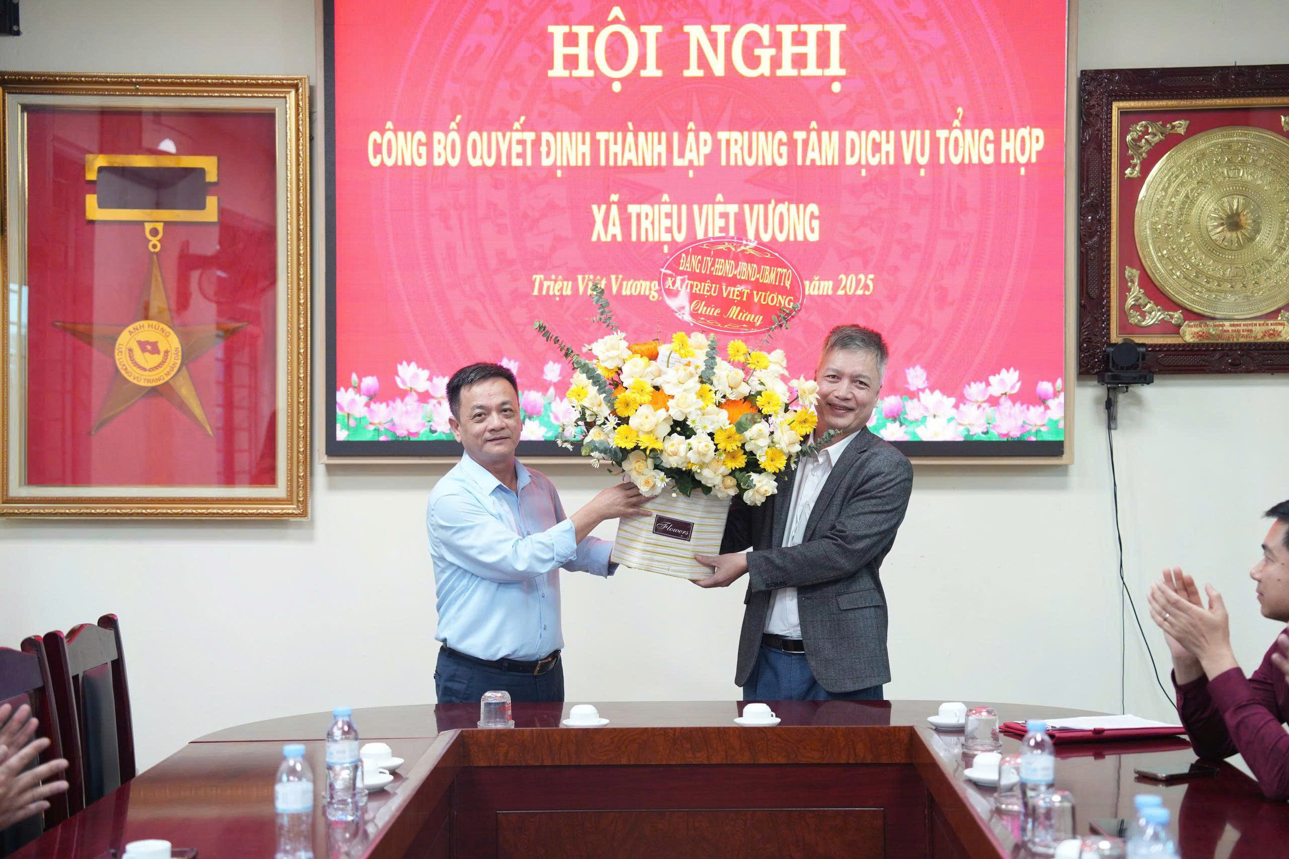 HỘI NGHỊ CÔNG BỐ QUYẾT ĐỊNH THÀNH LẬP TRUNG TÂM DỊCH VỤ TỔNG HỢP